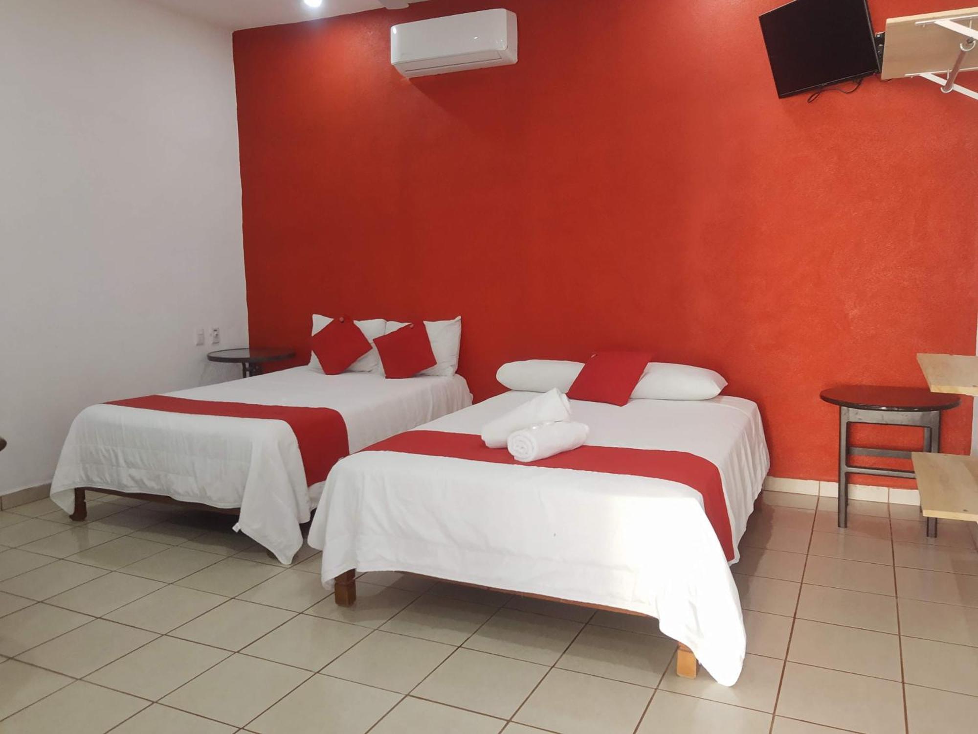 Hotel&Bungalows Bugambilias San Patricio Melaque Bagian luar foto